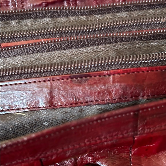 Elegant Burgundy Clutch made of 100% eel skin. Very rare and in perfec condition - Picture 6 of 8